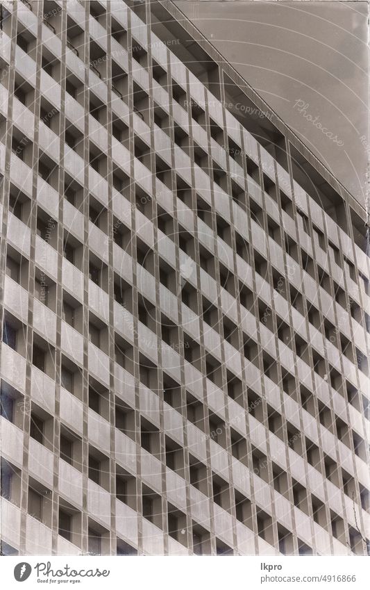 der Wolkenkratzer und die Fensterterrasse wie abstrakt Gebäude Büro Glas Architektur Business modern Großstadt blau Hintergrund Himmel urban Konstruktion