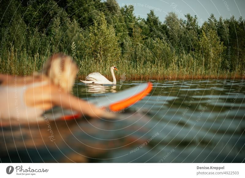 What? Frau Frauengesicht Frauenbein Frauenpower Idylle entspannt Ruhe entspannung relax Erholung Entspannung Sommer Freizeit Ferien Freude lifestyle posen Glück