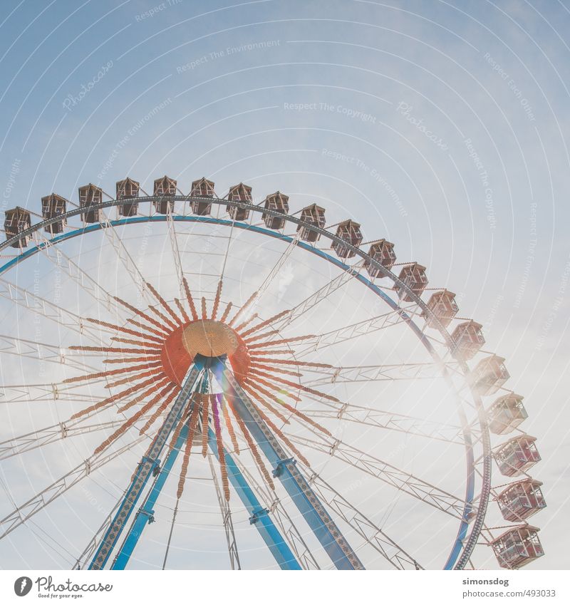 O Feste & Feiern Oktoberfest Jahrmarkt Veranstaltung Gefühle Freude Tourismus Riesenrad hoch Fahrgeschäfte mehrfarbig Aussicht Überblick überblicken Attraktion