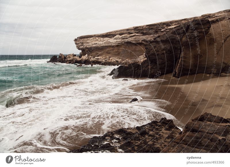 Wilde Küste Ferien & Urlaub & Reisen Abenteuer Ferne Freiheit Sommerurlaub Umwelt Natur Landschaft Wasser Horizont Wind Felsen Wellen Strand Bucht Meer Bewegung