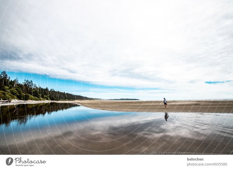 unterwegs Strand Wolken Landschaft Natur Freiheit Küste weite Fernweh Himmel Außenaufnahme Meer Idylle Sehnsucht Ferien & Urlaub & Reisen Wasser Abenteuer