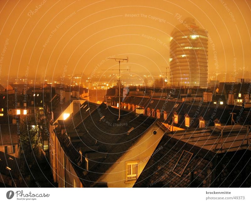 Über den Dächern Dach Antenne Nachtstimmung Fenster Haus Stadt Backstein Winterabend Dachgarten Schweiz Hochhaus Nebel Häuserzeile Baum Vorhang