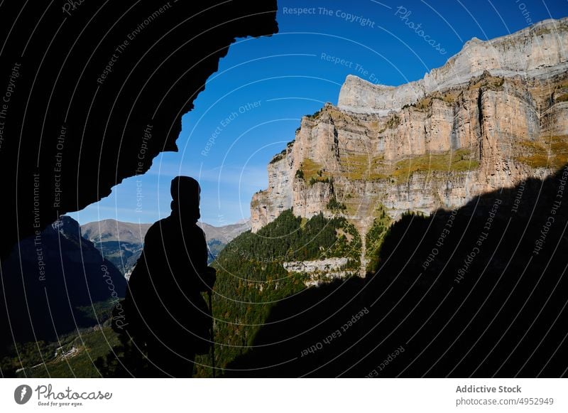 Unerkannter Reisender bewundert Bergkamm Berge u. Gebirge Wanderung Ausflug Abenteuer Felsen Natur Ambitus Hochland Landschaft Sommer Spanien Umwelt Stein