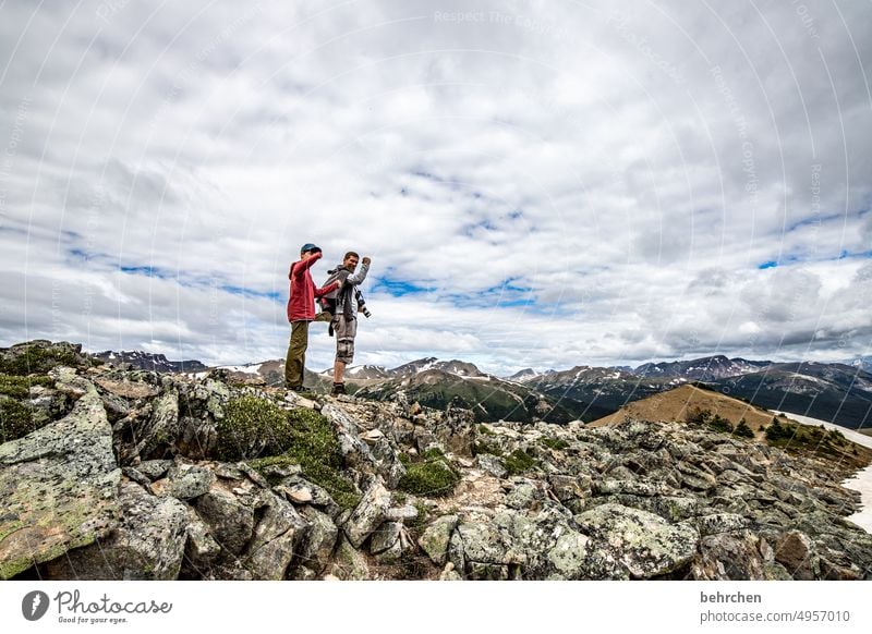 gipfelstürmer Freiheit Berge u. Gebirge Fernweh Ferne Rocky Mountains Ferien & Urlaub & Reisen Tourismus Farbfoto Kanada wandern Sohn Außenaufnahme besonders