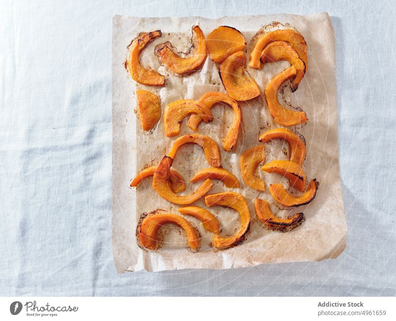 Gebratener Kürbis von oben gebraten Diät Bestandteil Snack Mittagessen Essen Amuse-Gueule natürlich Küche roh traditionell Halloween Scheibe selbstgemacht