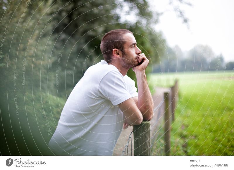 Stütze maskulin Junger Mann Jugendliche 1 Mensch 18-30 Jahre Erwachsene Umwelt Natur Landschaft kurzhaarig natürlich nachdenklich abstützen Farbfoto