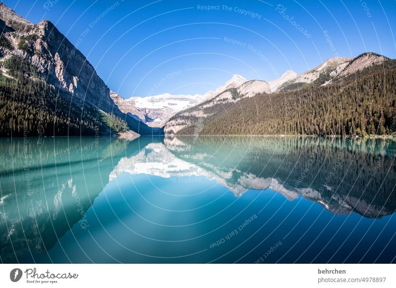 zweierlei Lake Louise Alberta Abenteuer Freiheit See Landschaft Berge u. Gebirge Kanada Außenaufnahme Natur Rocky Mountains Nordamerika Farbfoto fantastisch