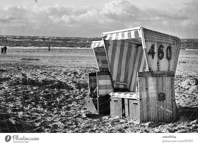 frische Brise Strand Meer See Wolken Korb Strandkorb Saisonende Streifen Einsamkeit ruhig Ferien & Urlaub & Reisen Wind Wasser Sand Himmel Nordsee