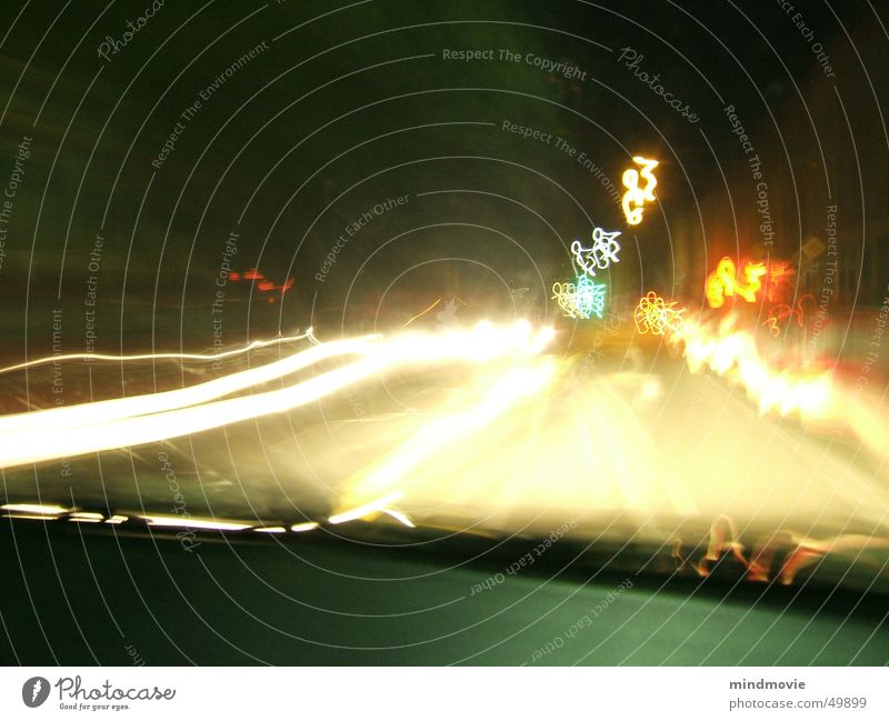 Zeichen Licht Nacht Langzeitbelichtung Stadt Unschärfe PKW Straße