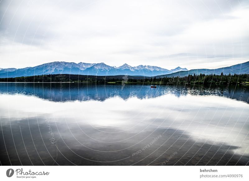 wenn es still wird Bergsee Reflexion & Spiegelung Ferne Fernweh besonders fantastisch Menschenleer Tourismus Ferien & Urlaub & Reisen Farbfoto Nordamerika