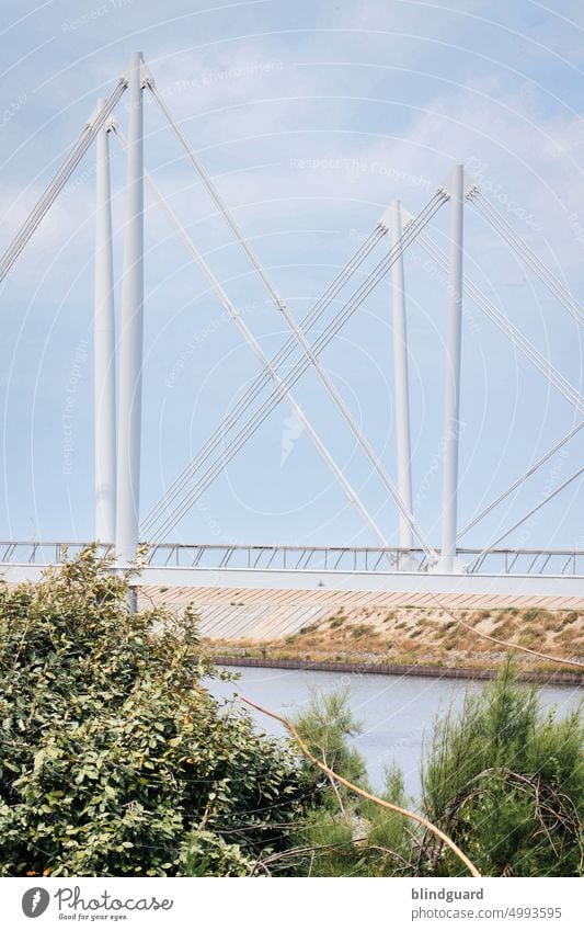 Dünkirchen 80 Jahre danach d-day dünkirchen weltkrieg ww2 brücke stahl küste Vergangenheit Farbfoto 2. Weltkrieg historisch Außenaufnahme Krieg Bauwerk