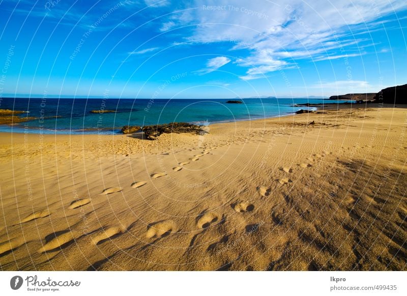 Schritt Erholung Ferien & Urlaub & Reisen Tourismus Ausflug Sommer Strand Meer Insel Wellen Natur Landschaft Sand Himmel Wolken Hügel Felsen Küste Teich Stein