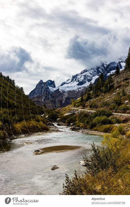 Kanada...... Berge u. Gebirge wandern Gletscher Bach Alpen Natur Landschaft Felsen Menschenleer Tag Außenaufnahme Schneebedeckte Gipfel Farbfoto Umwelt Wolken