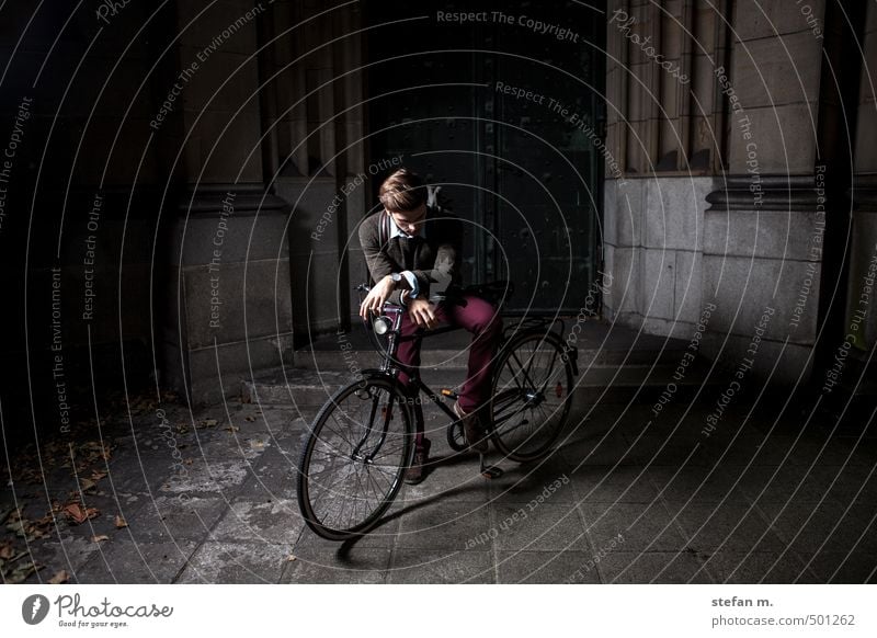 Traveller #2. Lifestyle Ferien & Urlaub & Reisen Städtereise Fahrradtour Fahrradfahren Mensch maskulin Junger Mann Jugendliche 1 18-30 Jahre Erwachsene Altstadt