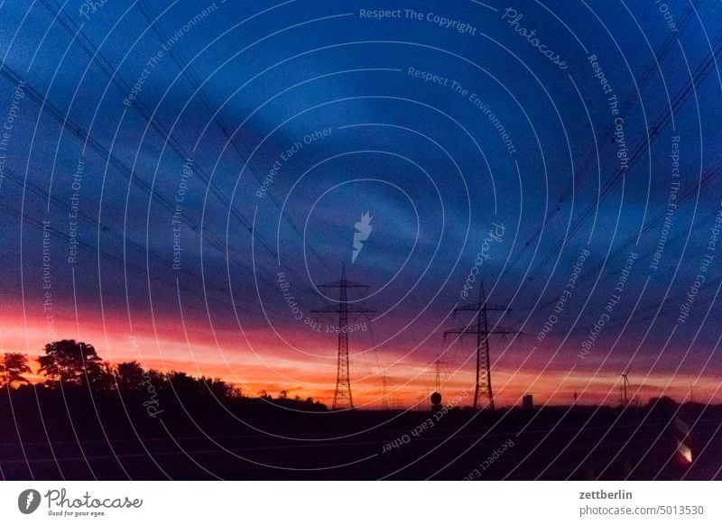 Sonnenaufgang altocumulus drohend dunkel dämmerung düster farbspektrum feierabend froschperspektive gewitter haufenwolke himmel hintergrund klima klimawandel