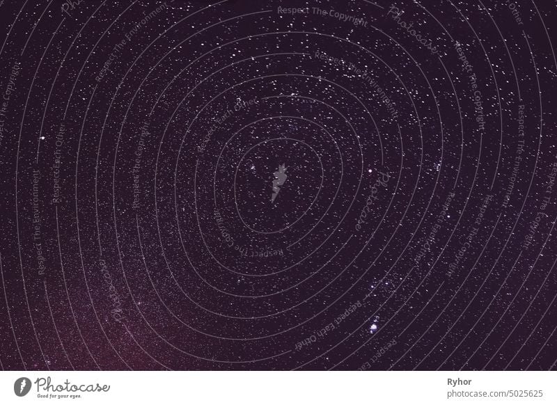 Nacht Sternenhimmel mit leuchtenden Sternen. Nacht Sternenhimmel Hintergrund Sternenlicht abstrakt viele Astronomie Himmelshintergrund im Freien ätherisch