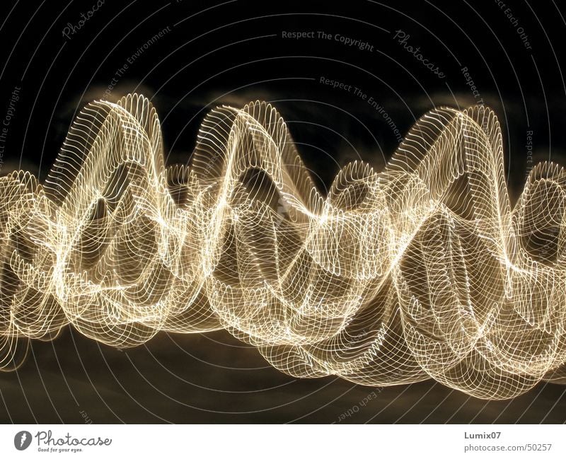 Lichterkette 2 Langzeitbelichtung Streifen Lichtspiel Stil Nacht Lampe Physik verrückt Lichterscheinung Spuren Bewegung Wärme waves longtime lights