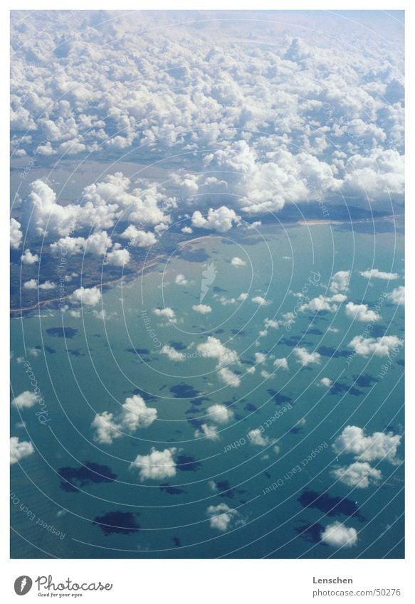 Fliiiiiegen Wolken Meer türkis Ferien & Urlaub & Reisen Himmel Insel Schatten Sonne fliegen enstapnnung Freiheit