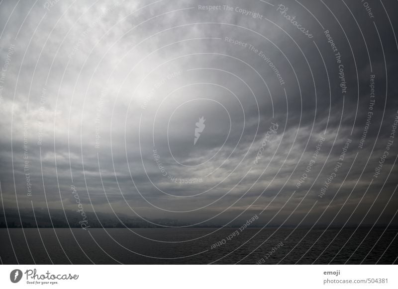 Herbscht Umwelt Natur Landschaft Himmel Wolken Gewitterwolken Herbst Klimawandel schlechtes Wetter Unwetter Wind Sturm See außergewöhnlich bedrohlich dunkel