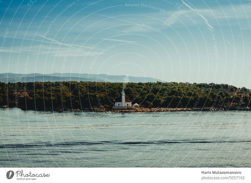 schöner kleiner Leuchtturm auf der Insel Brac in Kroatien adriatisch Architektur Hintergrund Strand blau brac kroatien Wolken Küste Europa See Landschaft Licht