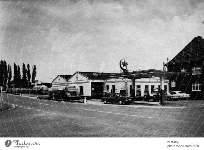 Alte Tankstelle Sprit tanken Fünfziger Jahre Benzin 1950