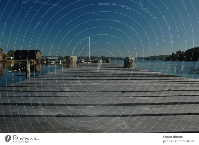 Blaue Idylle Steg See Wasserfahrzeug Einsamkeit Himmel Schweden