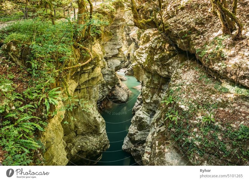 Martvili-Schlucht, Georgien. Landschaft Abasha Fluss. Naturdenkmal befindet sich in dem Dorf Inchkhuri Abashatskari Abashistskali Kutaisi Samegrelo Zemo Swaneti