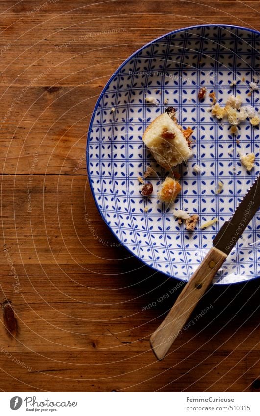 Buchtelkrümel. Lebensmittel Teigwaren Backwaren Croissant Kuchen Dessert Süßwaren Ernährung Frühstück Kaffeetrinken Abendessen Büffet Brunch Bioprodukte