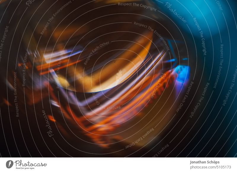 bunte Reflektionen im Objektiv Reflexion & Spiegelung abstrakt Glas Linse dunkel Licht Fotokamera reflektion Fotografie rund Technik & Technologie Fotografieren