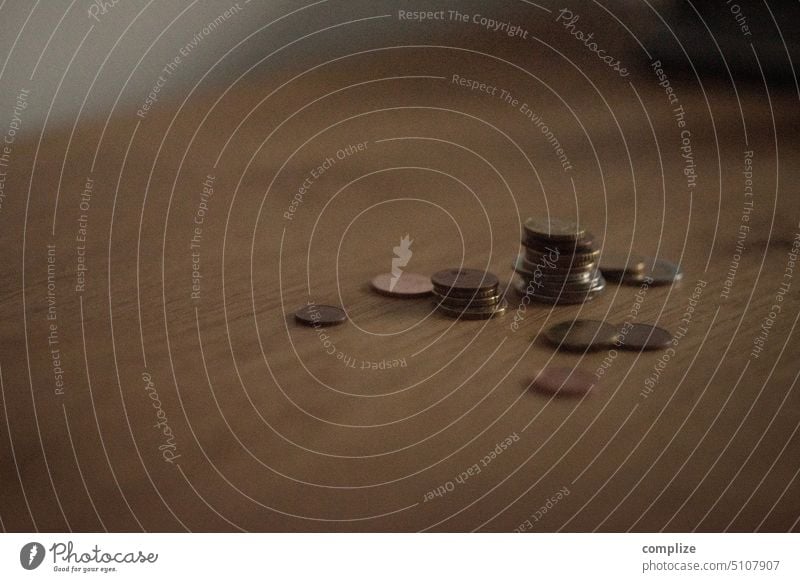 Kleingeld Münzen Eurostück geldstück Kosten Armut trinkgeld kleingeld münzenstapel Geld Bank bezahlen Bargeld