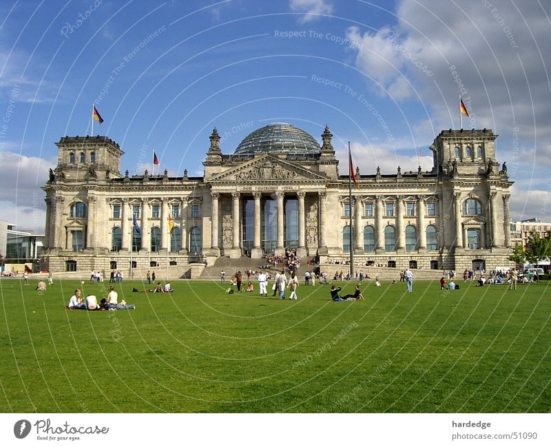 Reichstag Berlin Wiese Tourist Deutscher Bundestag