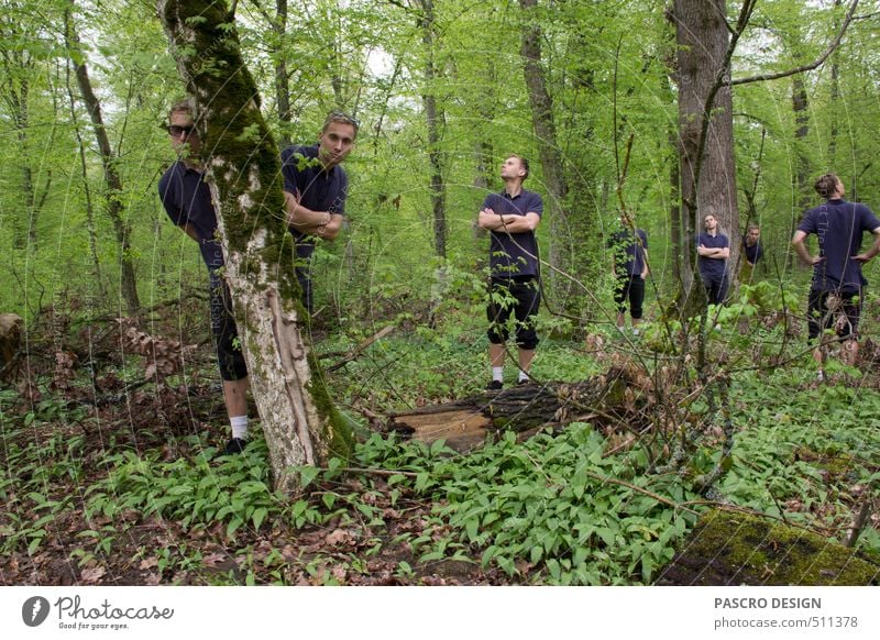 Sieben ruhig maskulin Menschengruppe Kunst Kunstwerk Natur Landschaft Baum Wald entdecken Kommunizieren Spielen Fröhlichkeit Zusammensein verrückt viele grün