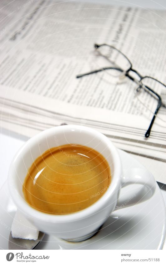 Kaffee aktuell aufwachen Café Zucker Zeitung Espresso Brille aufstehen Medien Business