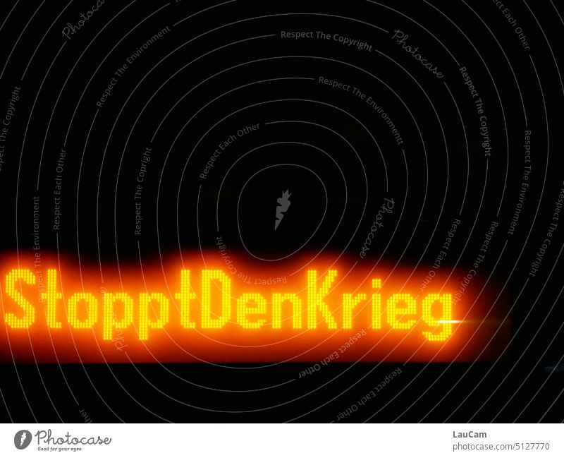 Stoppt den Krieg Frieden Ukraine Russland Friedenswunsch Ukrainekrieg Solidarität Hoffnung Politik & Staat Peace Konflikt Protest protestieren Freiheit Zeichen