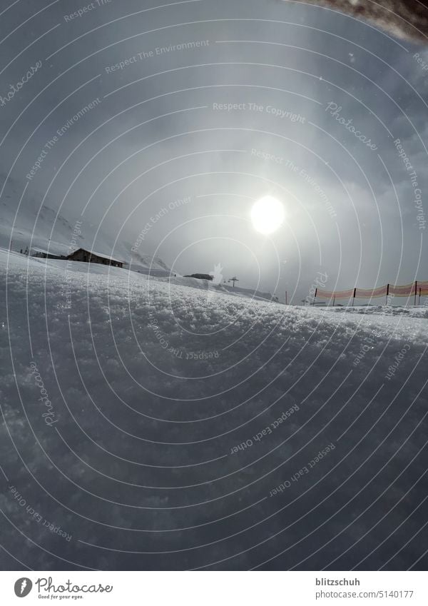 Sonne drückt durch die Wolken Alpen Berge Panorama Winter Gipfel Panorama (Aussicht) Berge u. Gebirge Schnee Schneebedeckte Gipfel Landschaft Natur Ferne Himmel