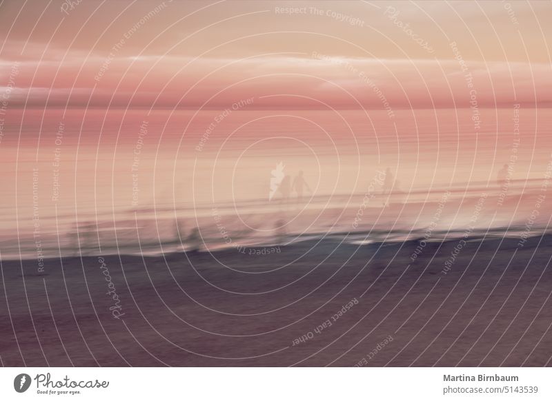 Sehnsucht nach dem Strand Ferien laufen Menschen Doppelbelichtung Sonnenuntergang reisen Landschaft Meer blau Horizont Küste im Freien Wasser abstrakt Natur