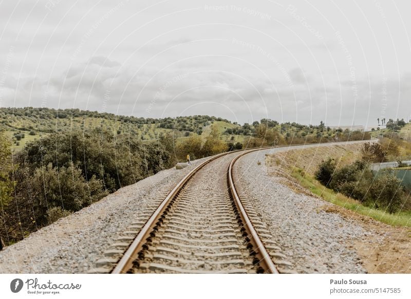 Bahnstrecke Bahnfahren Bahngleise Trasse Eisenbahn Gleise Verkehr Schienenverkehr Ferien & Urlaub & Reisen Öffentlicher Personennahverkehr