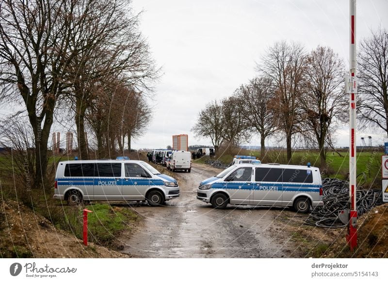 Absperrung in Lützerath durch die Polizei Nordrhein-Westfalen Energiewirtschaft Industrie Raubbau nachhaltig Technik & Technologie Fossile Energie Braunkohle