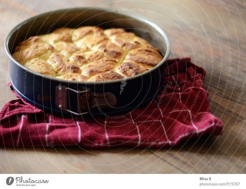 Buchteln Lebensmittel Teigwaren Backwaren Brot Kuchen Dessert Ernährung Mittagessen Kaffeetrinken heiß lecker süß Backform Rohrnudeln Ofennudeln Nudeln