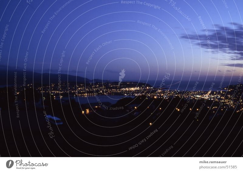 Wellington - Victoria View Neuseeland Nacht dunkel Vogelperspektive Hügel Abend Himmel Flughafen