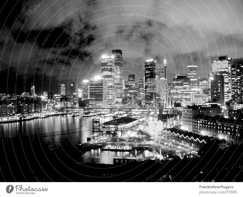 Sydney Skyline Wasser Wolken Hafen Brücke Bauwerk Gebäude Architektur Dach Fahrzeug Schifffahrt Binnenschifffahrt Kreuzfahrt Bootsfahrt Passagierschiff Fähre