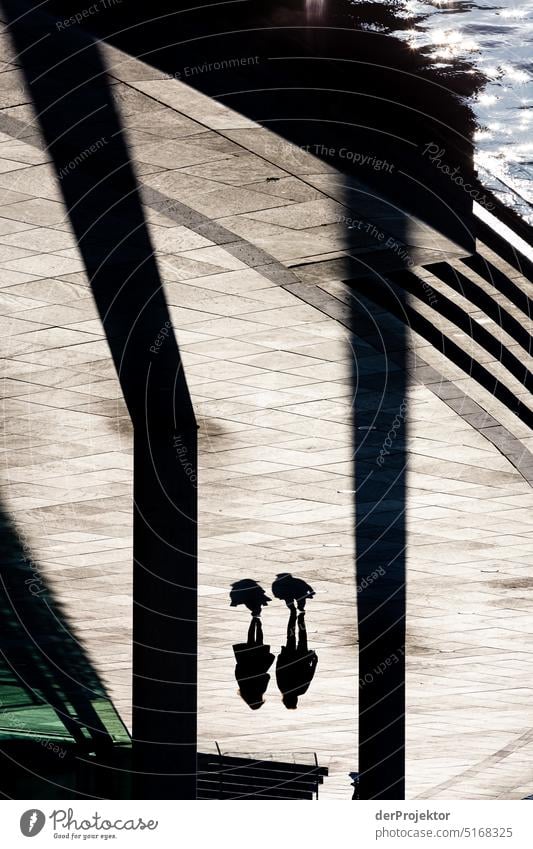 Spreebogen am Elisabeth-Lüders-Haus an einem sonnigen Morgen V Berlin Mitte Muster abstrakt Urbanisierung Coolness Hauptstadt Textfreiraum rechts