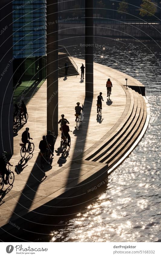 Spreebogen am Elisabeth-Lüders-Haus an einem sonnigen Morgen II Berlin Mitte Muster abstrakt Urbanisierung Coolness Hauptstadt Textfreiraum rechts