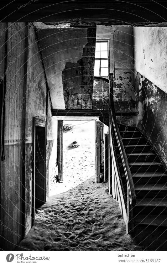 licht und schatten Abenteuer Klimawandel Lüderitz Ferien & Urlaub & Reisen Afrika Licht Schatten Kolmanskop Wüste Namibia Sand Ruine besonders Geisterstadt