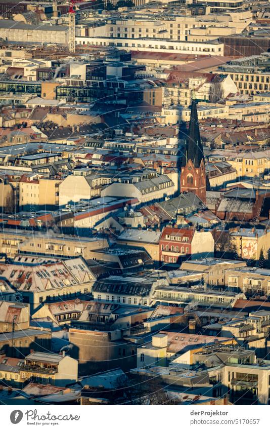 Blick auf Berlin an einem Wintermorgen mit Sonnenaufgang IX Berlin Mitte Muster abstrakt Urbanisierung Coolness Hauptstadt Textfreiraum rechts