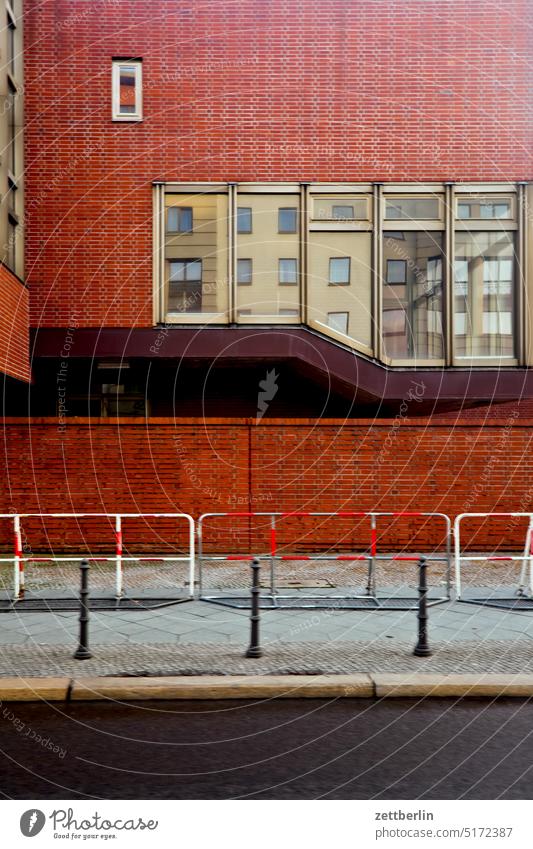 Alter Neubau (Tschechische Botschaft, Berlin) architektur berlin büro city deutschland dämmerung fassade fenster froschperspektive gebäude hauptstadt haus