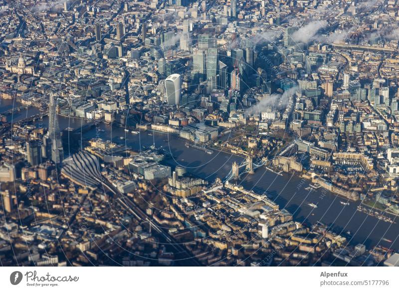 Tower Bridge London Themse Brücke England Sehenswürdigkeit Großbritannien Tourismus Wahrzeichen Luftaufnahme Vogelperspektive Hauptstadt