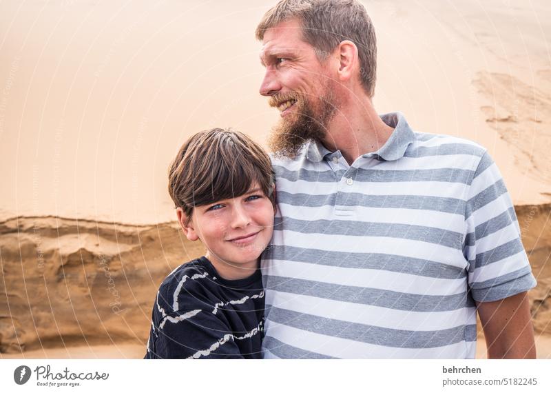 vater und sohn glücklich Glück Fröhlichkeit lachen Kind Junge Eltern Vater Familie & Verwandtschaft Kindheit Zufriedenheit Vertrauen Geborgenheit Zusammensein