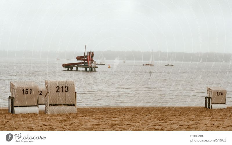 Wasserrutsche Wasserfahrzeug Herbst Meer Potsdam See Stimmung Strand Ferien & Urlaub & Reisen Wannsee Badeort Berlin Deutschland Himmel Landschaft Natur alt