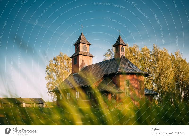 Perebrod'ye, Bezirk Braslaw, Vitebsk Voblast, Belarus. Ansicht des katholischen Tempels des Herzens Jesu. OLd Holzkirche Kirche alt hölzern Braslau Braslawisch